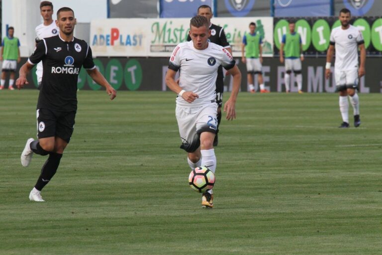 Primul meci, prima “palmă”