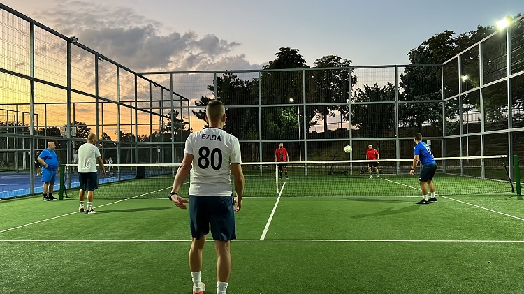 Meciuri spectaculoase la “Cupa Medgidiei” la fotbal-tenis cu piciorul