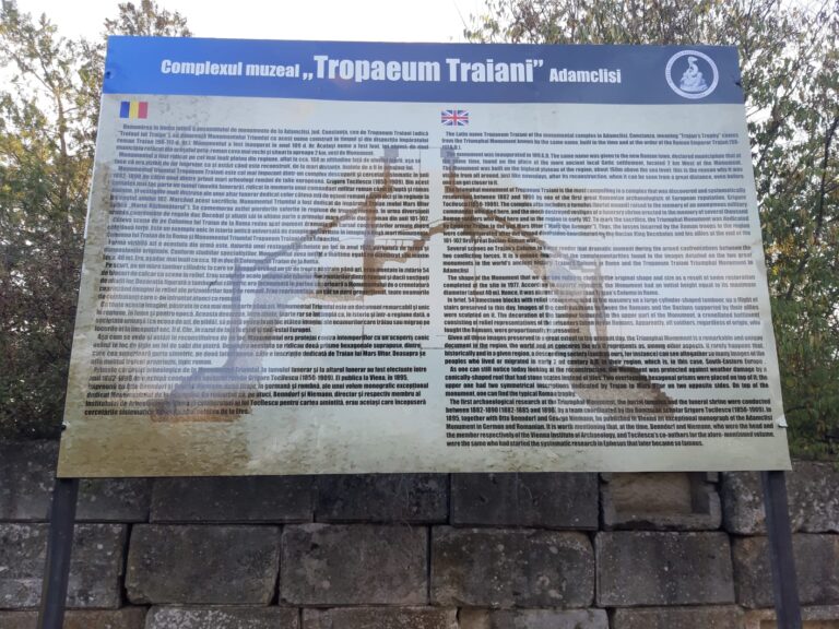 Panouri de informare noi la Complexul Muzeal Tropaeum Traiani din Adamclisi