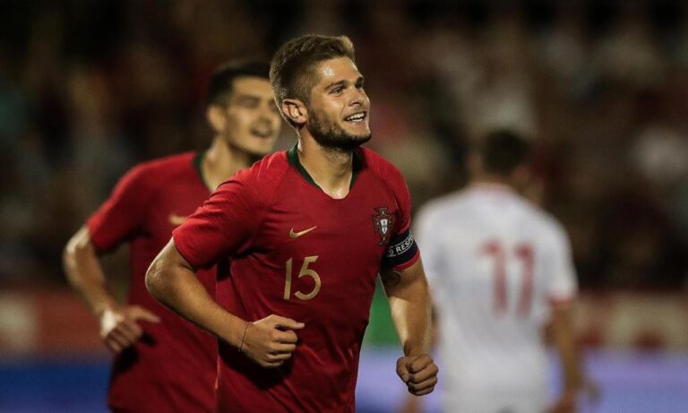 Farul este campioana transferurilor în această vară