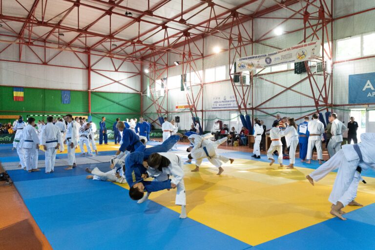 Participare numeroasă la Cupa „Pantheon” la judo