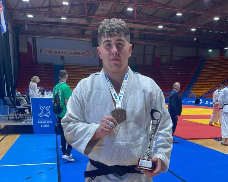 Judoka Vlad Topală, de la CSM Constanța, a adus o medalie europeană Universității Ovidius din Constanța