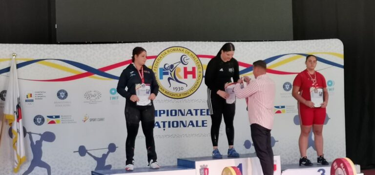 Surorile Țurcanu, de la CSO Ovidiu, au strălucit la Campionatele Naționale de haltere sub 20 ani