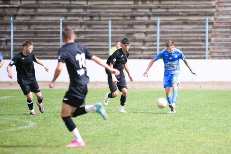 Luptă umăr la umăr pentru șefie în Liga a IV-a