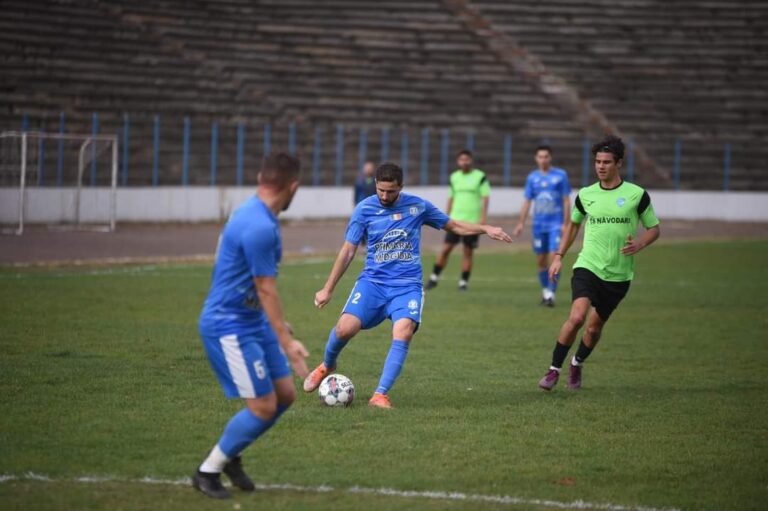 Lupta strânsă pentru prima poziție în etapa finală a turului Ligii a IV-a