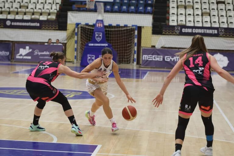 Baschetbalistele de la CSM Constanța au meci tare pe teren propriu