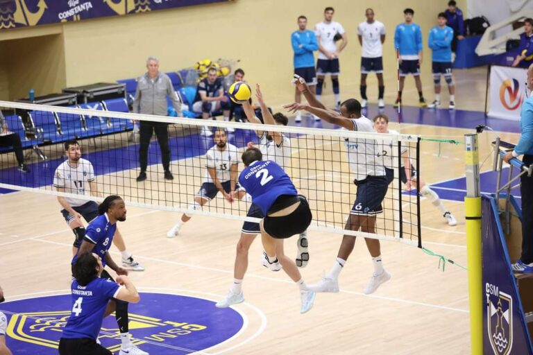 Voleibaliștii de la CSM Constanța merg la victorie la Dej