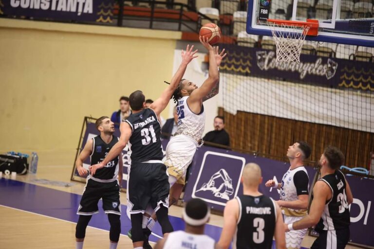 Baschetbaliștii de la CSM Constanța au făcut spectacol în victoria cu CS Vîlcea