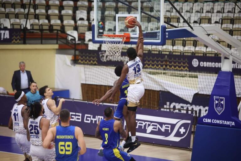 Baschetbaliștii de la CSM Constanța joacă ultimul meci al anului în Sala Sporturilor