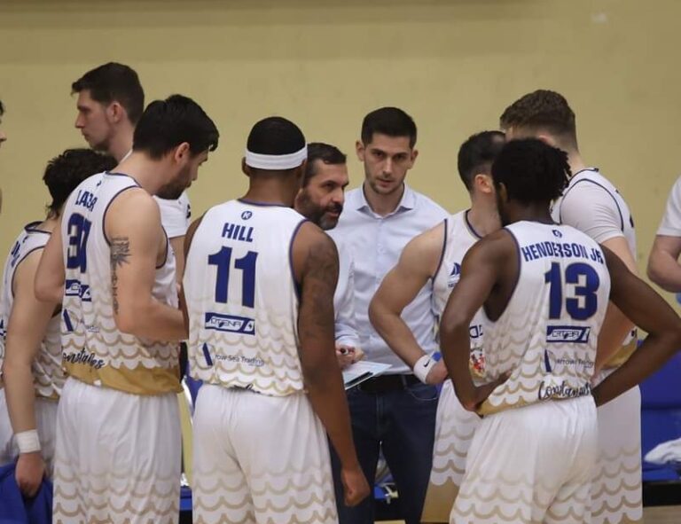 CSM Constanța începe lupta pentru play-off cu Dinamo