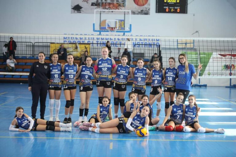 Fetele de la CSM Constanța s-au calificat la turneul semifinal la minivolei