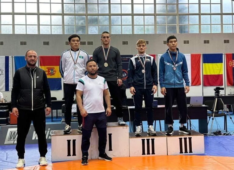 Luptătorul de la CSM Constanța, Daniel Sandu, pe podium în Bulgaria