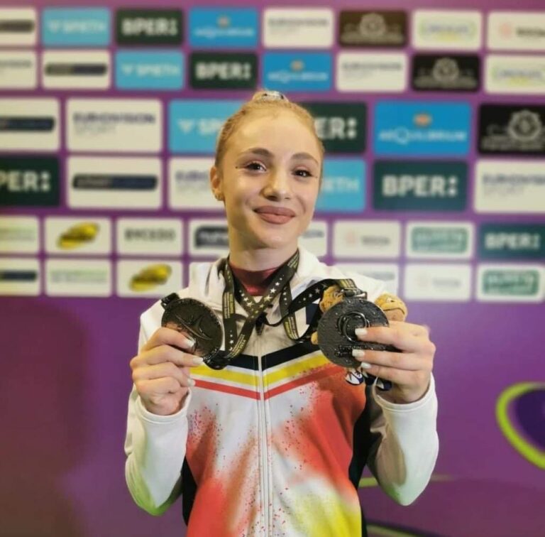 Dublă europeană de argint pentru gimnasta Sabrina Voinea, de la CSM Constanța