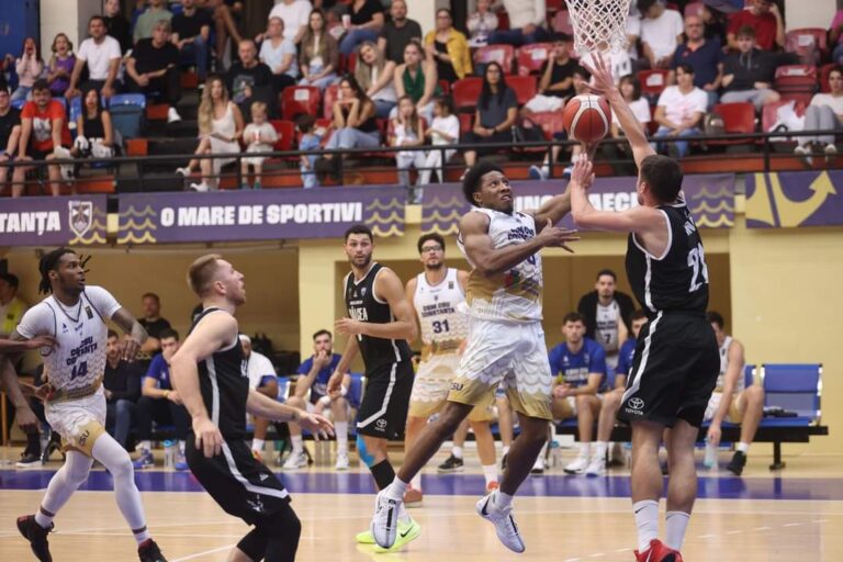 Înfrângere dură pe teren propriu pentru baschetbaliștii de la CSM Constanța