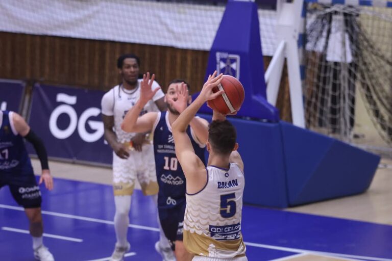 Baschetbaliștii de la CSM Constanța au suferit au zecelea eșec consecutiv în campionat