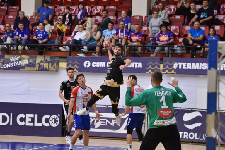 Handbaliștii de la CSM Constanța luptă pentru 3 puncte la Vaslui
