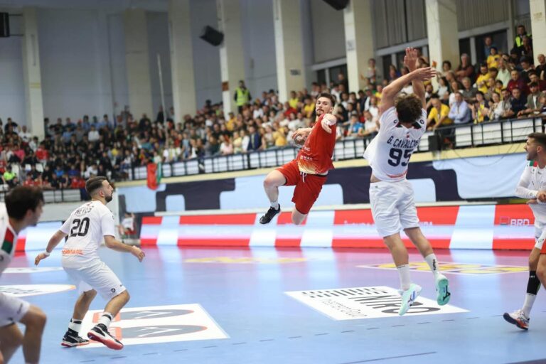 Povestea succesului handbaliștilor tricolori în mijlocul unui public fantastic