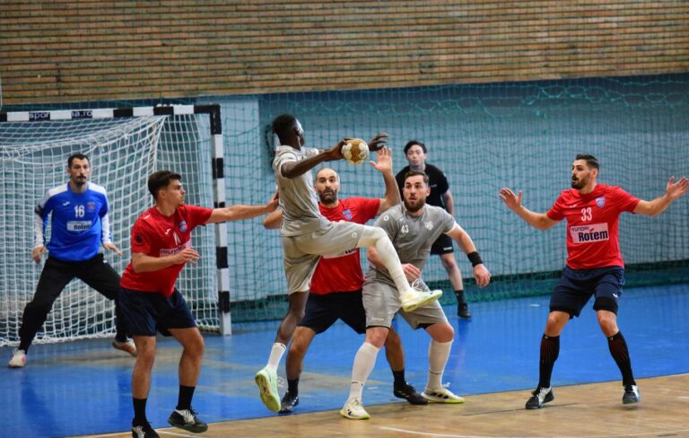 Înfrângere clară pentru handbaliștii de la CSM Constanța în amicalul cu CSM București