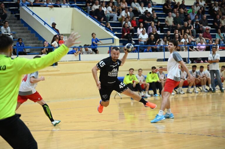 Victorie spectaculoasă pentru handbaliștii de la CS Medgidia la debutul pe teren propriu