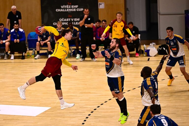 Handbaliștii de la CSM Constanța par a fi „victimă sigură” în deplasarea de la Turda