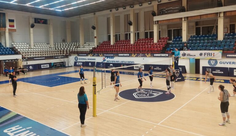 Voleibalistele de la CSM Constanța se testează cu Rapid în Sala Sporturilor