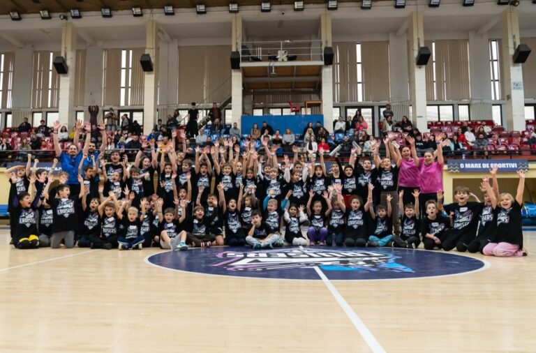 Antrenament cu zeci de copii cu ocazia lansării clubului de baschet Cruisers Constanța