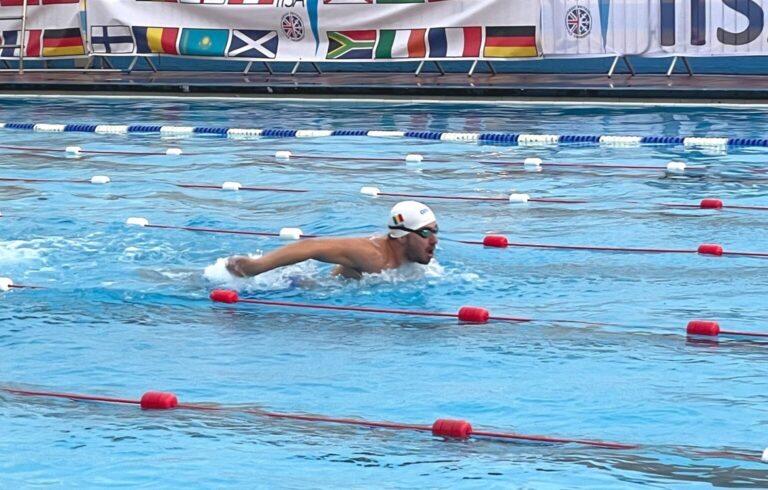 PERFORMANȚĂ IMENSĂ! Cristian Tranulea a cucerit Cupa Mondială la înot în ape înghețate