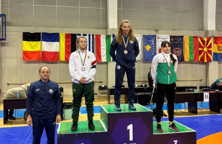 Luptătoarea de la CSM Constanța, Alexandra Voiculescu, a luat aurul în Bulgaria