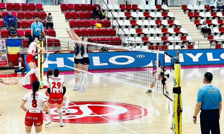 Voleibalistele de la CSM Constanța, învinse în primul meci din play-off în Ștefan cel Mare