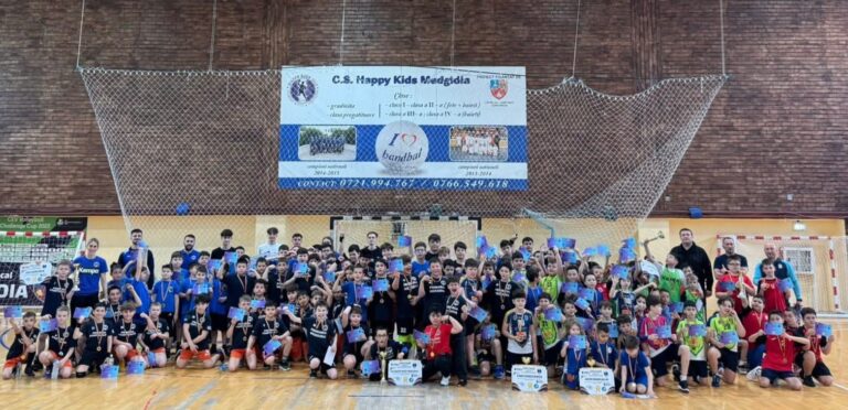 Participare numeroasă la Festivalul Județean de Minihandbal de la Medgidia