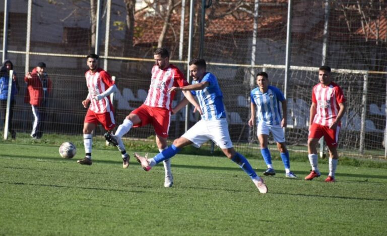 Derby pentru poziția secundă a clasamentului în etapa de sâmbătă din Liga a IV-a