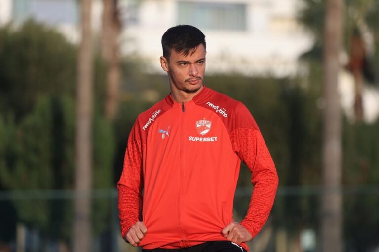 EXCLUSIV! Farul încearcă să obțină semnătura fundașului stânga Valentin Țicu!